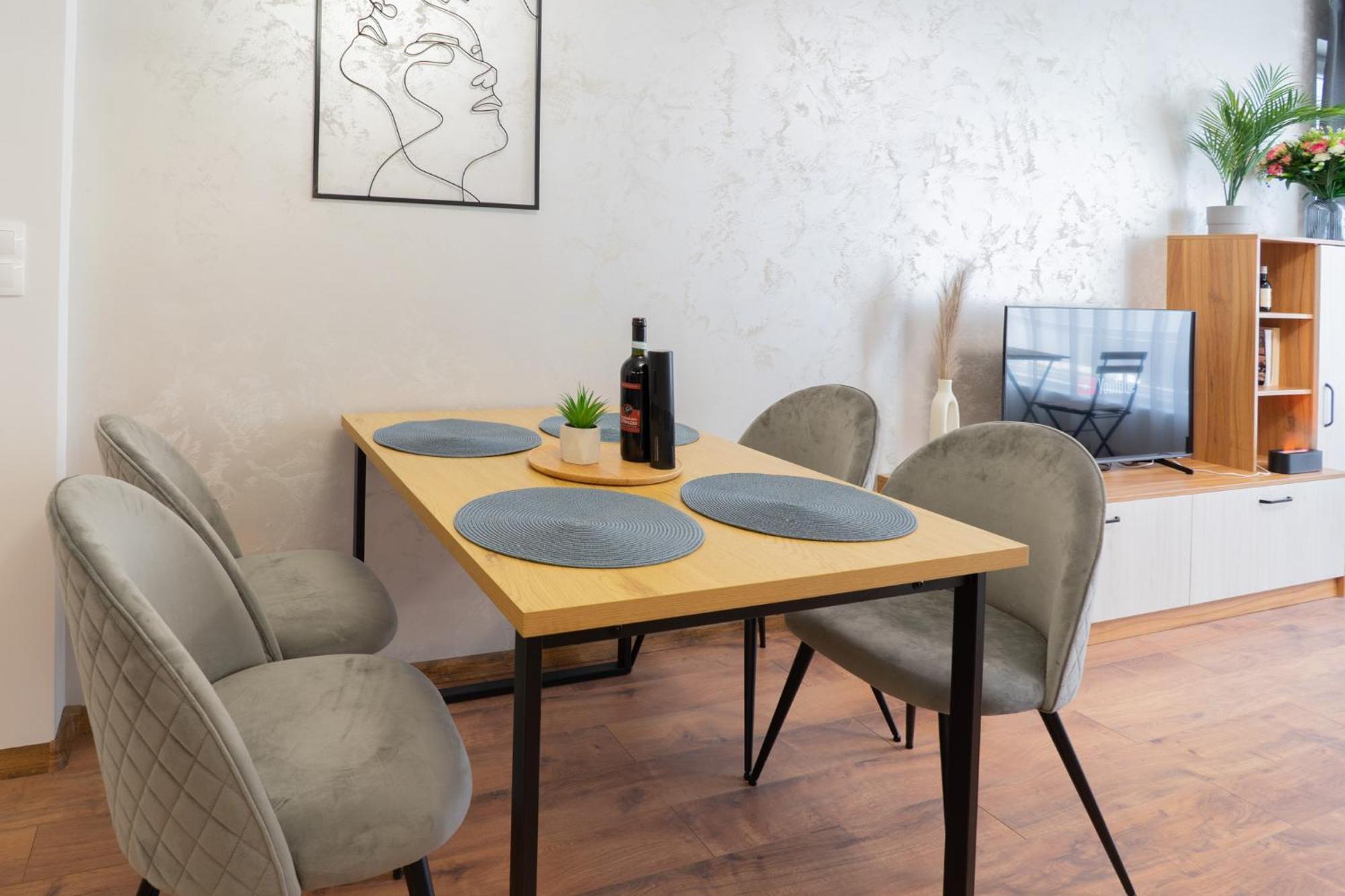 New Modern & Cozy Apartment With Free Private Parking And Ev Charging Station Varna Eksteriør billede